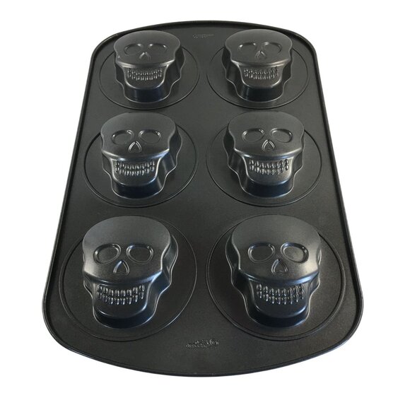 WILTON MINI CAKE SUGAR SKULL/HALLOWEEN 6 CAVITY BAKING PAN - Picture 2 of 4